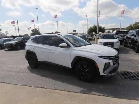 Used 2025 Hyundai Tucson SEL FWD image 6