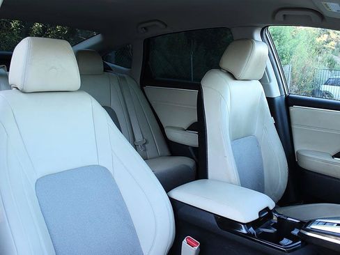 Used 2019 Honda Clarity Plug-In Hybrid image 18