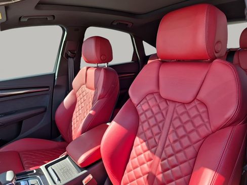 Used 2024 Audi SQ5 Prestige image 31