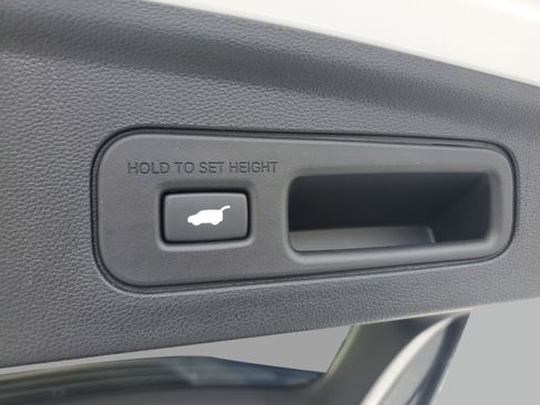 Certified 2026 Acura MDX FWD w/ Technology Package image 9