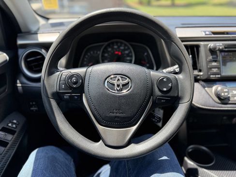 Used 2013 Toyota RAV4 XLE FWD image 19