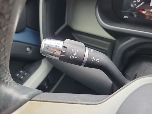 Used 2020 Land Rover Defender 110 SE image 30