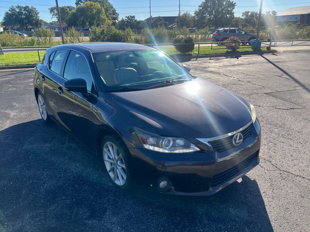 Used 2013 Lexus CT 200h w/ Premium Pkg w/Navigation FWD image 2