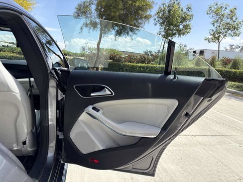Used 2018 Mercedes-Benz CLA 250 image 13
