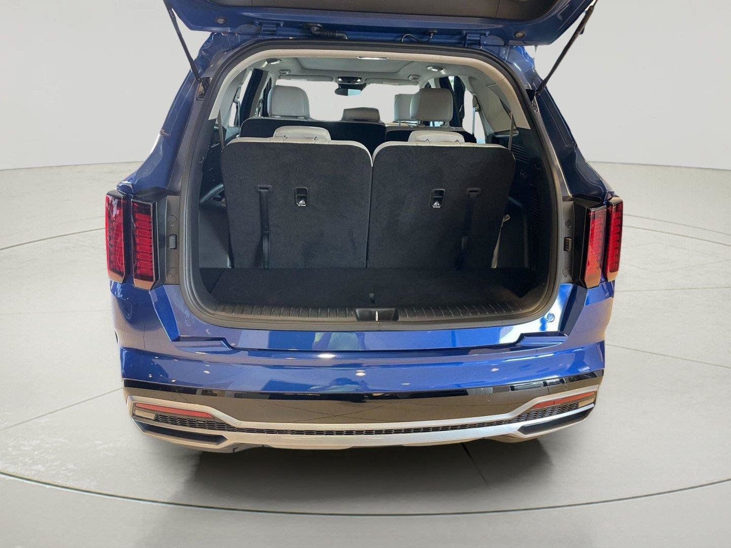 Used 2023 Kia Sorento S w/ Panoramic Sunroof Package FWD image 9