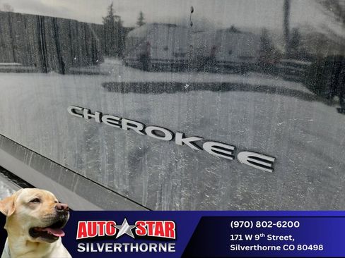 Used 2018 Jeep Cherokee Trailhawk w/ Cold Weather Group image 27