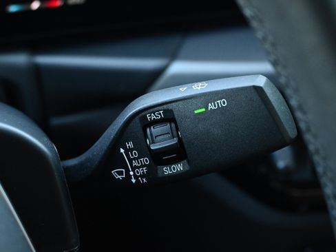 Certified 2025 BMW 230i Coupe image 34