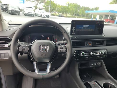 New 2026 Honda Pilot Touring image 17