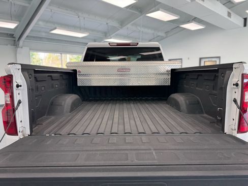 Used 2025 Chevrolet Silverado 2500 LT w/ Convenience Package image 34