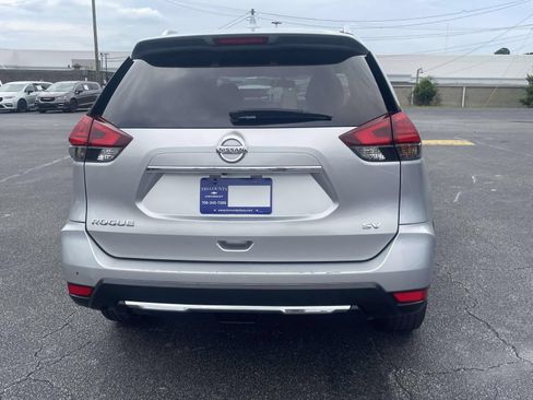 Used 2017 Nissan Rogue SV FWD image 4