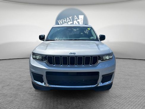 Used 2023 Jeep Grand Cherokee L Laredo AWD/4WD image 9