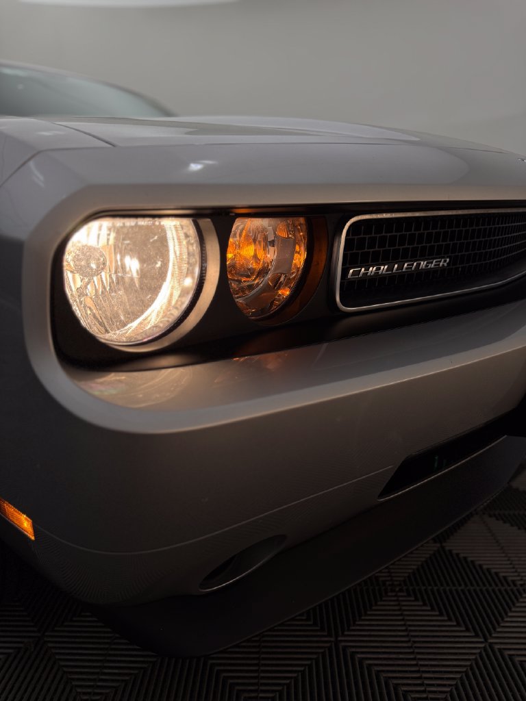 Used 2010 Dodge Challenger SE RWD image 33