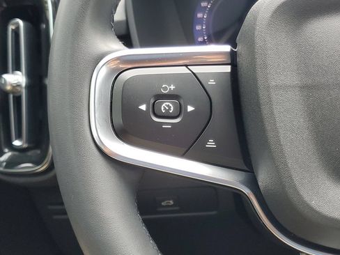 Certified 2023 Volvo XC40 B5 Plus w/ Climate Package AWD/4WD image 21
