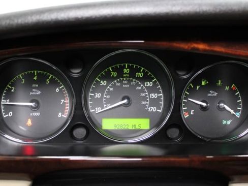 Used 2008 Jaguar XJ8 image 18