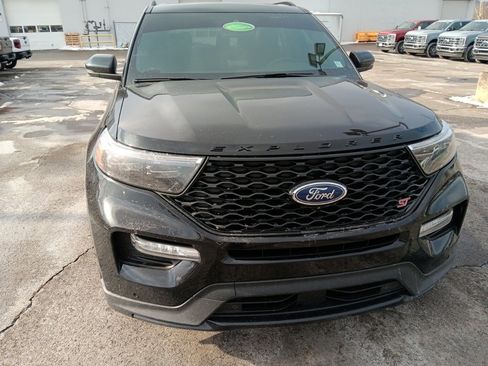 Used 2022 Ford Explorer ST w/ ST Street Pack image 3