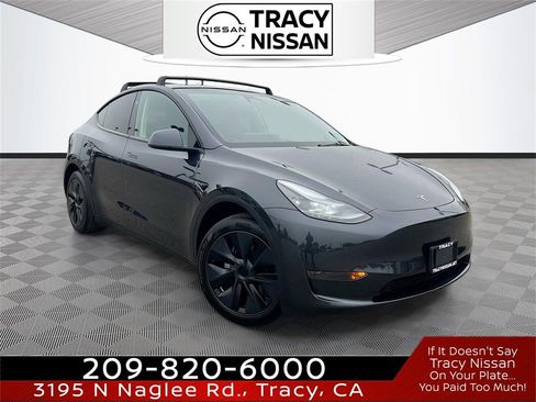 Used 2025 Tesla Model Y Long Range image 1