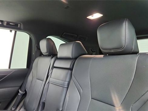 Used 2024 Lexus LX 600 4WD w/ Luxury Package image 33