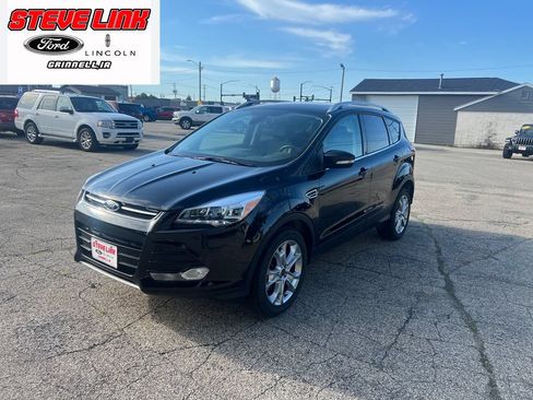 Used 2014 Ford Escape Titanium w/ Equipment Group 401A AWD/4WD image 2