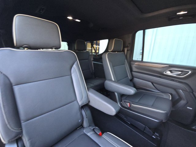 Used 2024 Chevrolet Suburban Premier w/ Premium Package AWD/4WD image 16