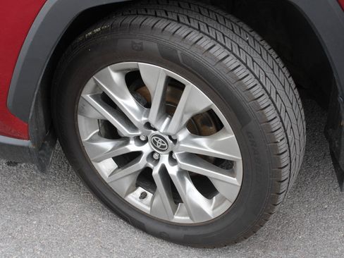 Used 2023 Toyota RAV4 XLE Premium AWD/4WD image 18