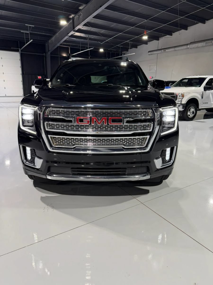 Used 2023 GMC Yukon SLT RWD image 2