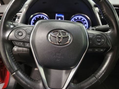 Used 2020 Toyota Camry SE w/ Convenience Package FWD image 21