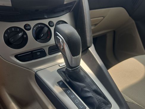 Used 2014 Ford Focus SE FWD image 23