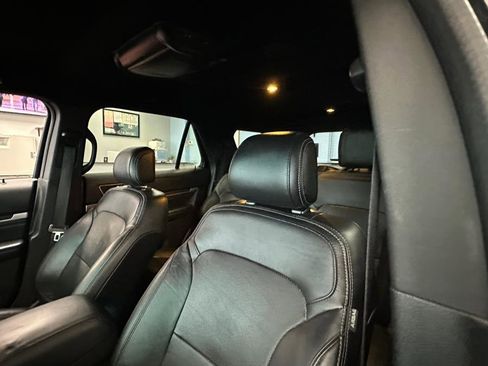 Used 2016 Ford Explorer Limited image 19
