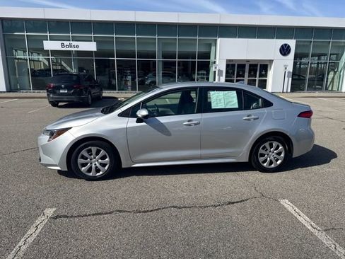 Used 2026 Toyota Corolla LE image 4