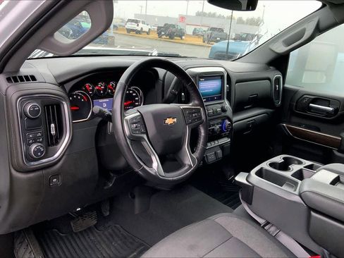 Used 2022 Chevrolet Silverado 2500 LT w/ Convenience Package image 17