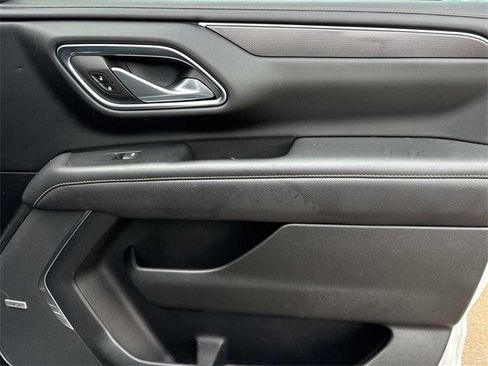 Used 2023 GMC Yukon XL AT4 w/ AT4 Premium Package image 24