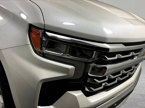 Used 2022 Chevrolet Silverado 1500 LTZ w/ LTZ Premium Package AWD/4WD image 33