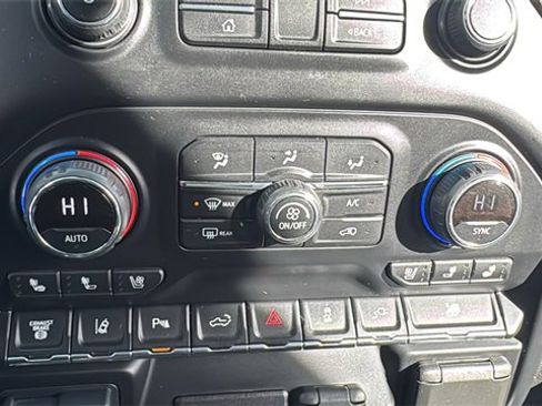 Used 2021 Chevrolet Silverado 3500 High Country w/ Technology Package image 26