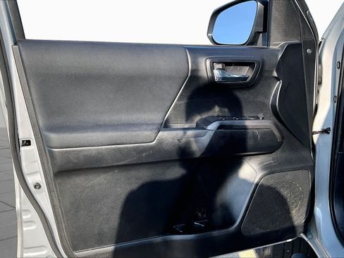 Used 2021 Toyota Tacoma TRD Sport RWD image 20