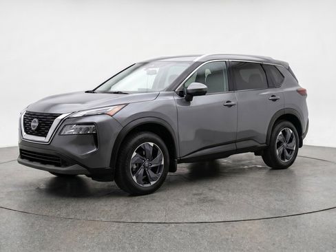 Used 2025 Nissan Rogue SV FWD image 3