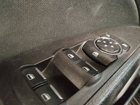 Used 2020 Ford Fusion SE FWD image 27