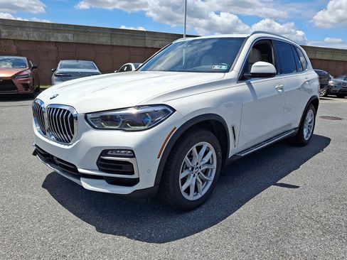 Used 2021 BMW X5 xDrive40i w/ Executive Package AWD/4WD image 3
