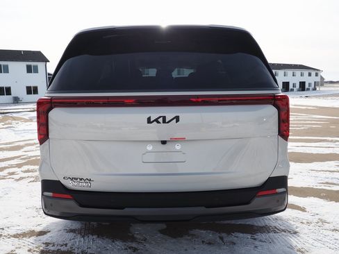 New 2026 Kia Carnival SX image 21