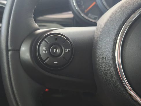 Used 2021 MINI Cooper 4-Door Hardtop w/ Storage Package FWD image 18