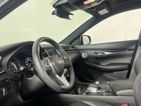 Used 2024 INFINITI QX50 Sport image 16