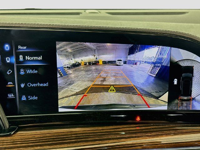 Used 2023 Cadillac Escalade ESV Premium Luxury AWD/4WD image 18