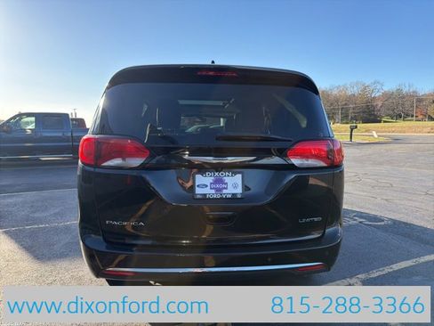 Used 2020 Chrysler Pacifica Limited image 6