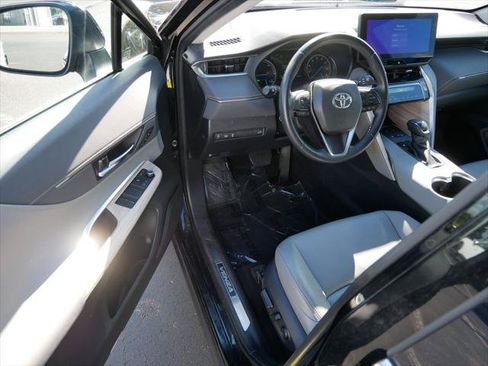 Certified 2024 Toyota Venza XLE AWD/4WD image 10