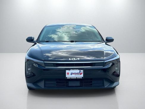 Used 2025 Kia K4 FWD image 2