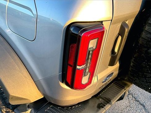 Used 2024 Ford Bronco Badlands image 23
