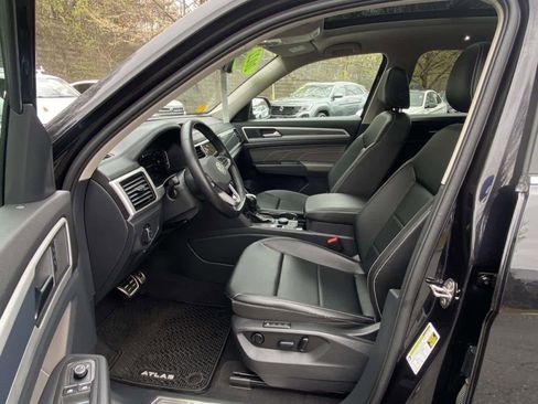 Certified 2022 Volkswagen Atlas SEL R-Line AWD/4WD image 10