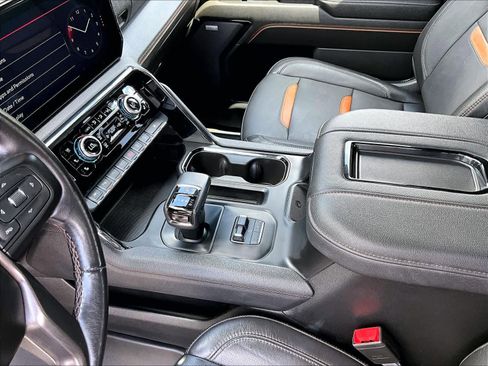 Used 2022 GMC Sierra 1500 AT4 w/ AT4 Premium Package AWD/4WD image 19