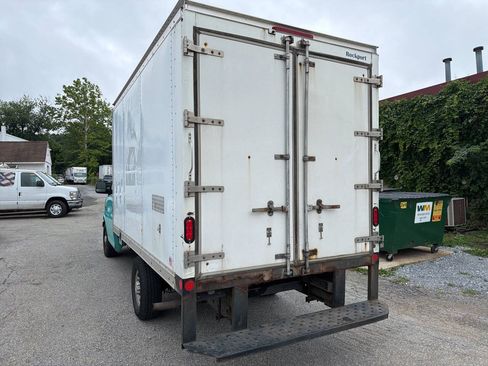 Used 2017 Chevrolet Express 3500 RWD image 10