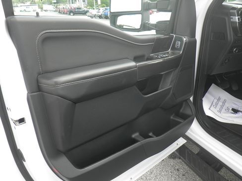 Certified 2022 Ford F150 XLT w/ Equipment Group 302A High image 19