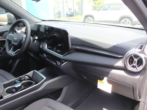 New 2026 Chevrolet Equinox LT w/ Safety and Technology Package FWD image 14